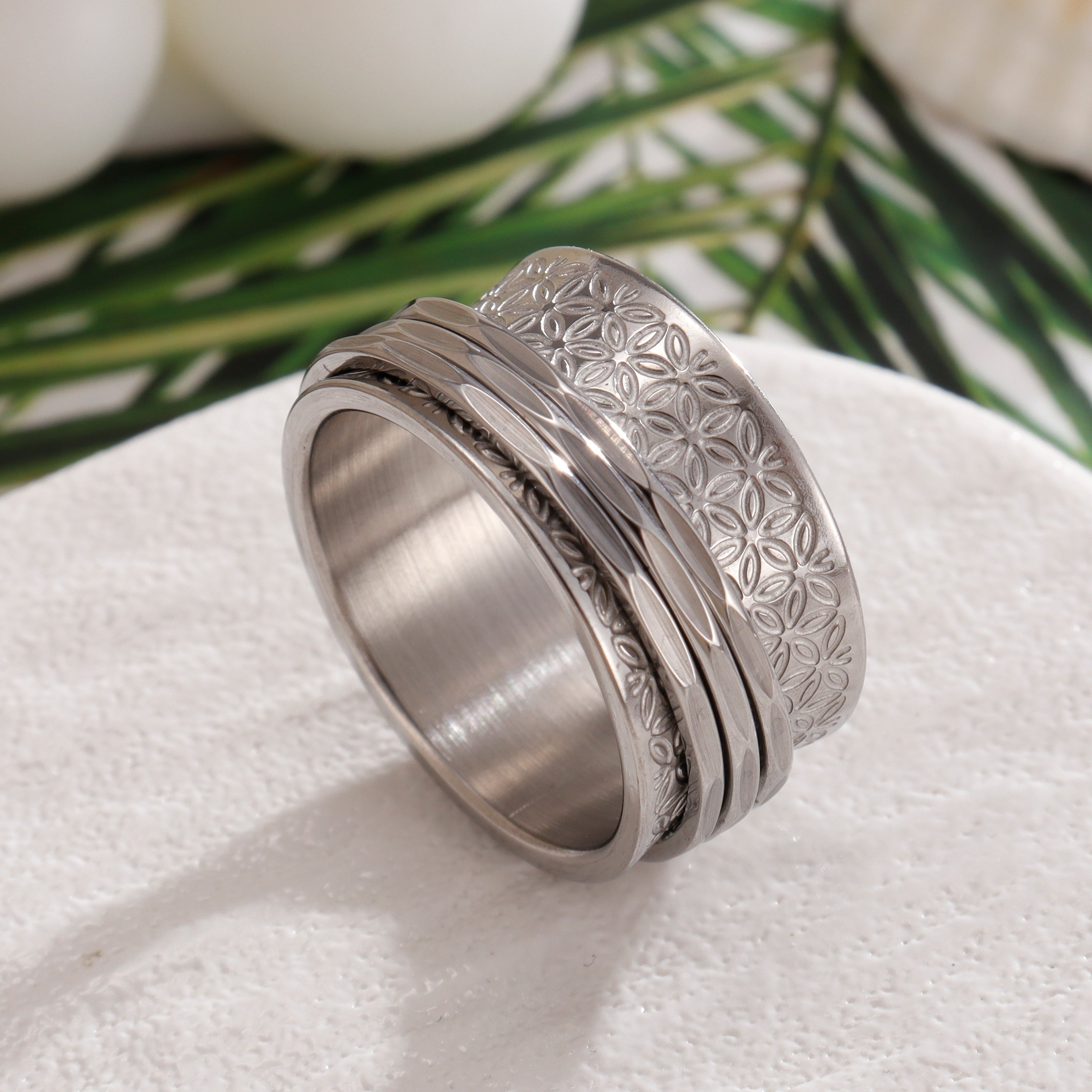 A Stylish Women's Ring With A Vintage Rotating Flower Ring, A Stainless Steel Anxiety-relief Ring, A Unique Snowflake Rotating Ring, A Meditation Ring, Fashionable Jewelry Suitable For Holidays/yoga/parties/birthdays/anniversaries, Etc.